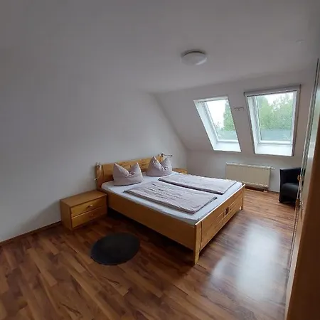 Harbour Hoeri 50m Vom Am Yachthafen Bei Radolfzell Moos (Baden-Wurttemberg)