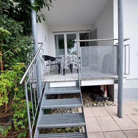 Harbour Hoeri 50m Vom Am Yachthafen Bei Radolfzell *