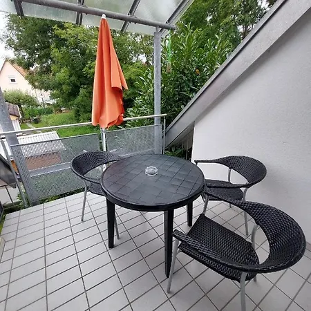 Harbour Hoeri 50m Vom Am Yachthafen Bei Radolfzell Мос