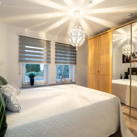 Harbour Hoeri 50m Vom Am Yachthafen Bei Radolfzell *