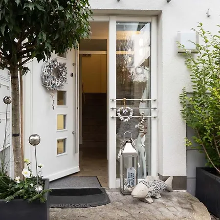 Harbour Hoeri 50m Vom Am Yachthafen Bei Radolfzell *